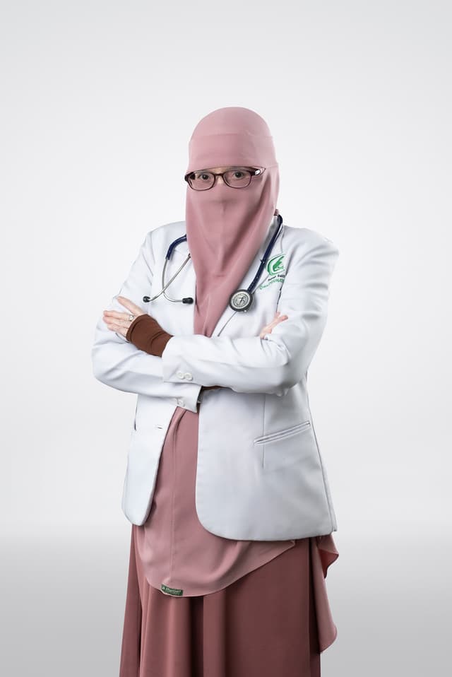 dr. Fitryani, Sp.GK., Mkes